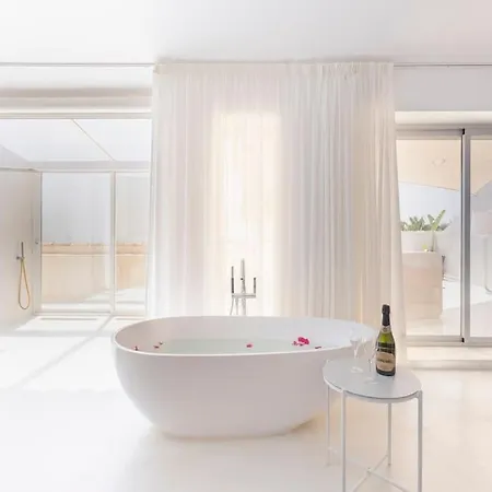 Luxury Penthouse Prime Location Apartment