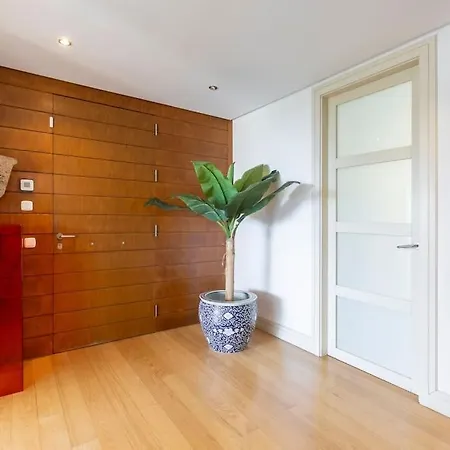 Luxury Penthouse Prime Location Apartment *